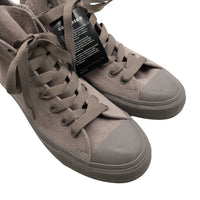 Converse Tennarit, Translation missing: fi.general.emmy_product_strings.emmystring_product_size 44. © Emmy Clothing Company Oy