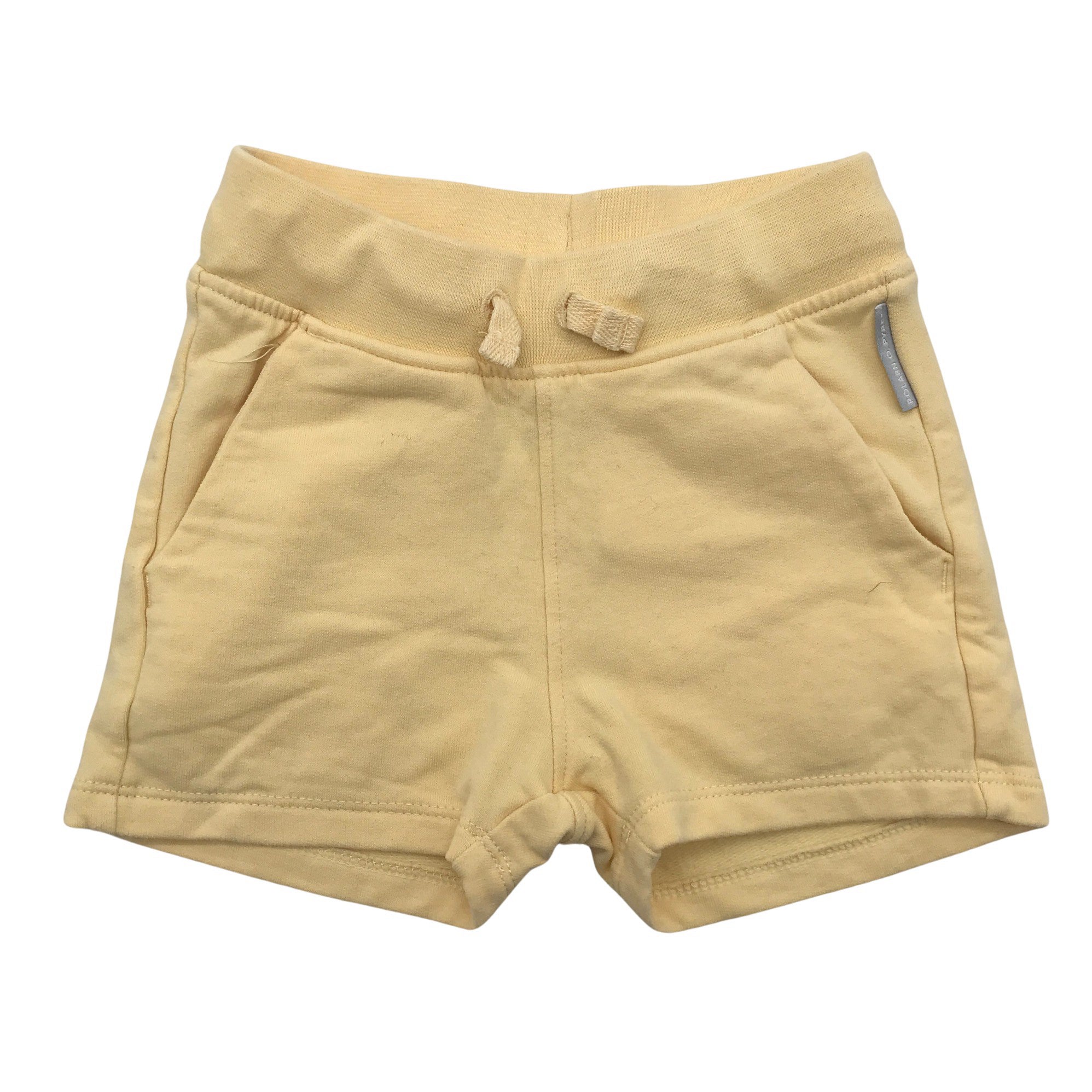 Collegeshortsit, koko 62 - 68